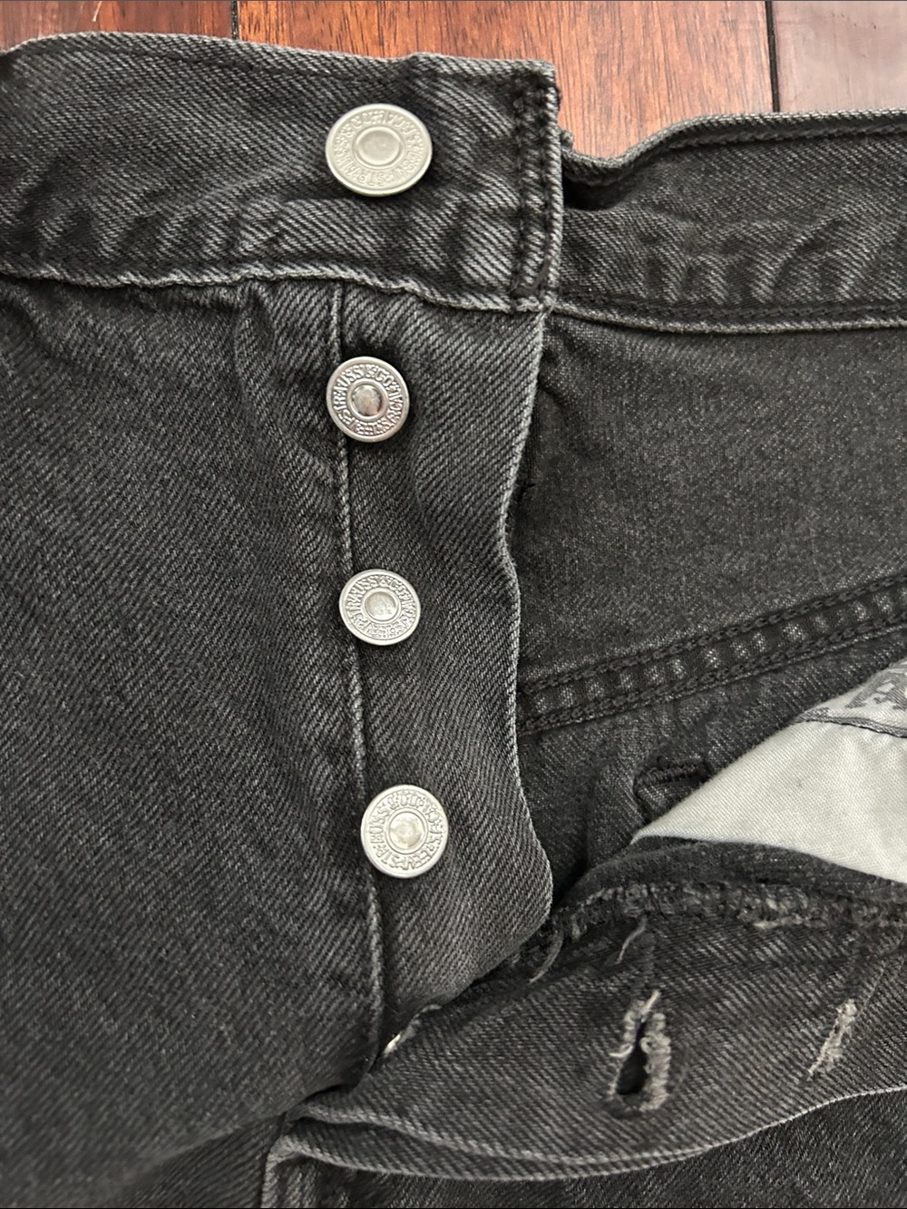 Black Levi 501 Distressed Button Denim Shorts size 30 - Picture 3 of 9